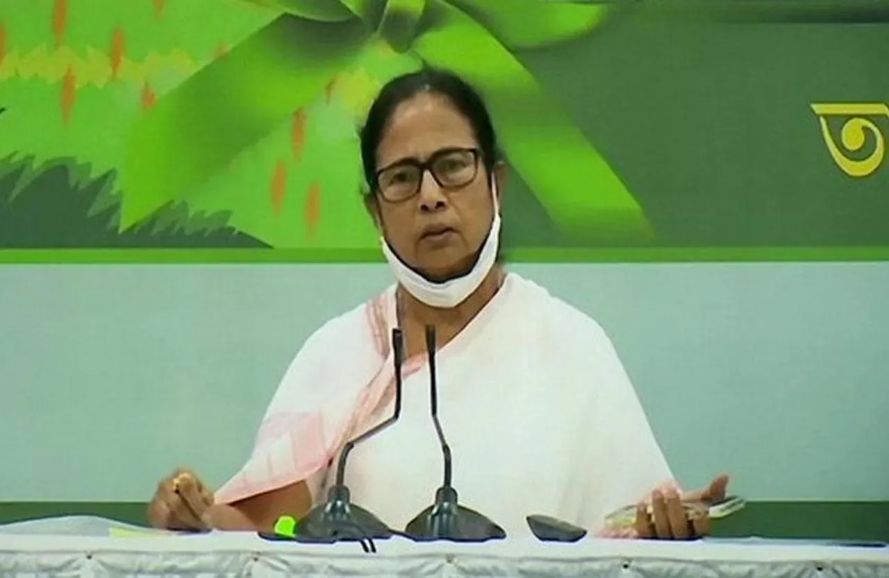 Kolkata: घायल हुईं सीएम ममता बनर्जी, एमरजेंसी लैंडिंग के दौरान हुआ हादसा