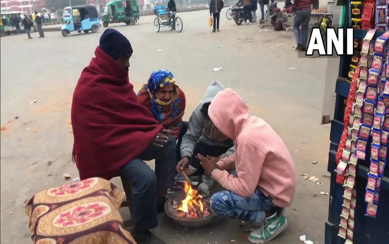 Weather update today: कड़ाके की ठंड जारी, कई हिस्सों में बारिश बढ़ाएगी ठिठुरन