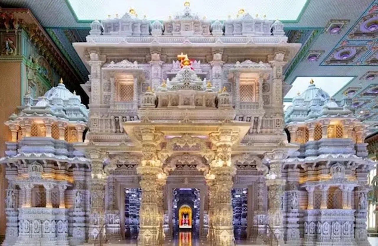 World Largest Hindi Temple: 183 एकड़ में 10 हजार मूर्तियां, 5 अक्टूबर को होगा दुनिया के सबसे बड़े ​हिन्दू मंदिर का उद्घाटन, यहां बन रहा है मंदिर