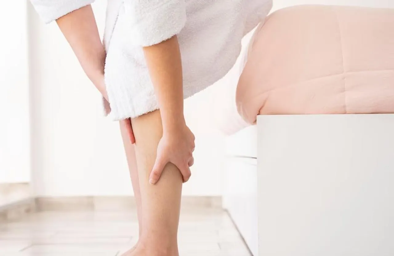 Foods for Varicose Veins: क्या आपके पैरों की त्वचा से बाहर नजर आती है वैरिकोज वेन्स, ऐसे रखें डाइट का ध्यान