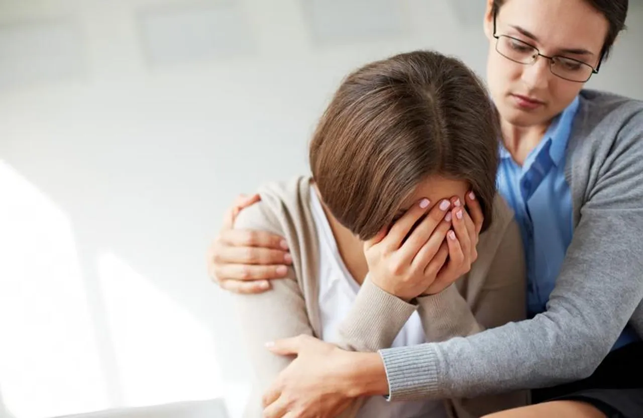 How to Handle Emotions: क्या आप भी हो जाते है छोटी बातों से इमोशनल, इन टिप्स ने खुद का रखें ऐसे ख्याल