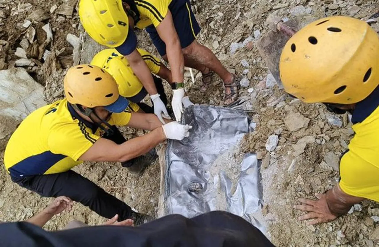 Uttarakhand Landslide: चंबा में लैंडस्लाइड से बड़ा हादसा, गाड़ी से निकाले गए चार शव