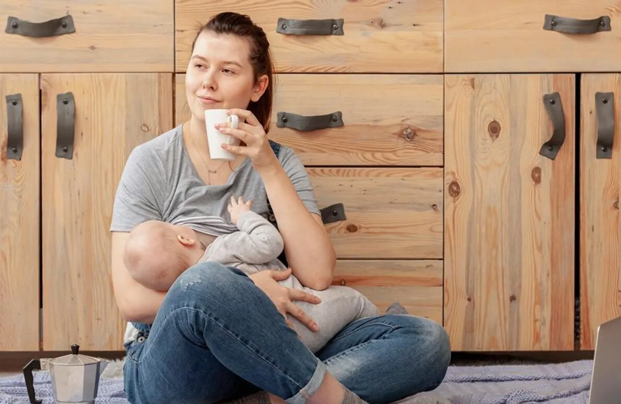 Breastfeeding Diet:  ब्रेस्टफीडिंग के दौरान अपनी डाइट से बाहर कीजिए ये फूड आइटम्स, बच्चों की सेहत पर पड़ता है असर