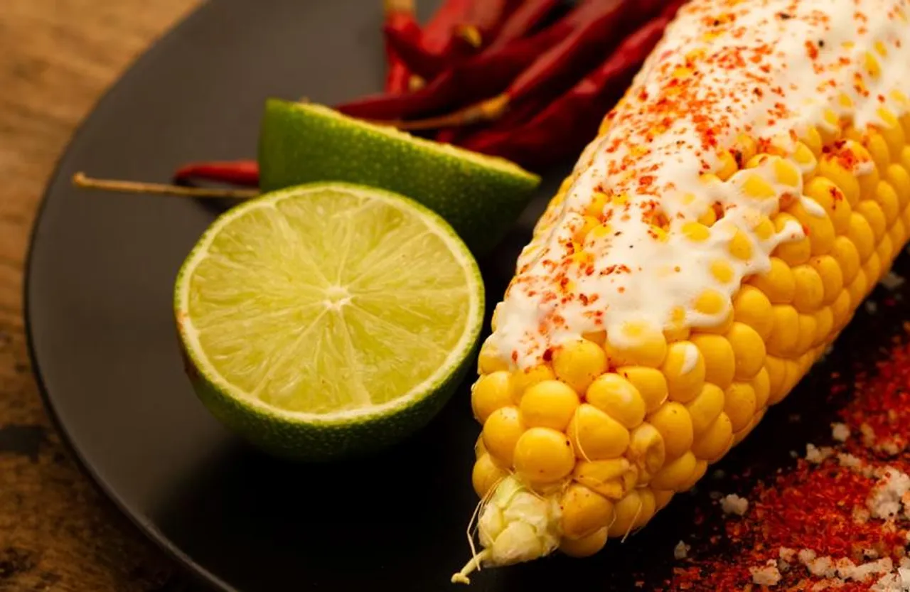 Masala Corn Recipe: भुट्टा खाने से दांत होते है मजबूत, बारिश के मौसम में ऐसे लें कॉर्न मसाला का स्वाद