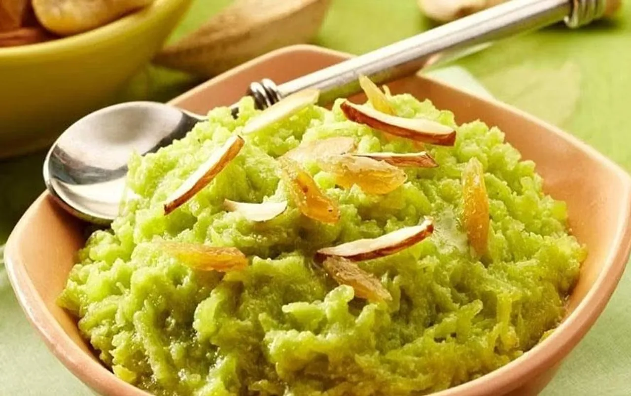 Lauki Halwa Recipe: त्योहार के बाद खाना चाहते हैं कुछ लाइट, तो बनायें लौकी का हलवा, ये रही रेसपी