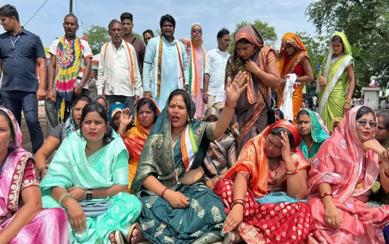 Bilaigarh CG News: बिलाईगढ़ विधायक ने दिया धरना, 10 सूत्रीय मांगे पूरी नहीं होने पर किया चक्‍का जाम