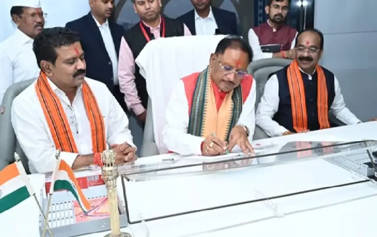 CG CM Sai Visit Delhi: कैबिनेट विस्‍तार की चर्चा तेज, सीएम के साथ डिप्‍टी सीएम और वित्‍त मंत्री चौधरी भी जा रहे दिल्‍ली