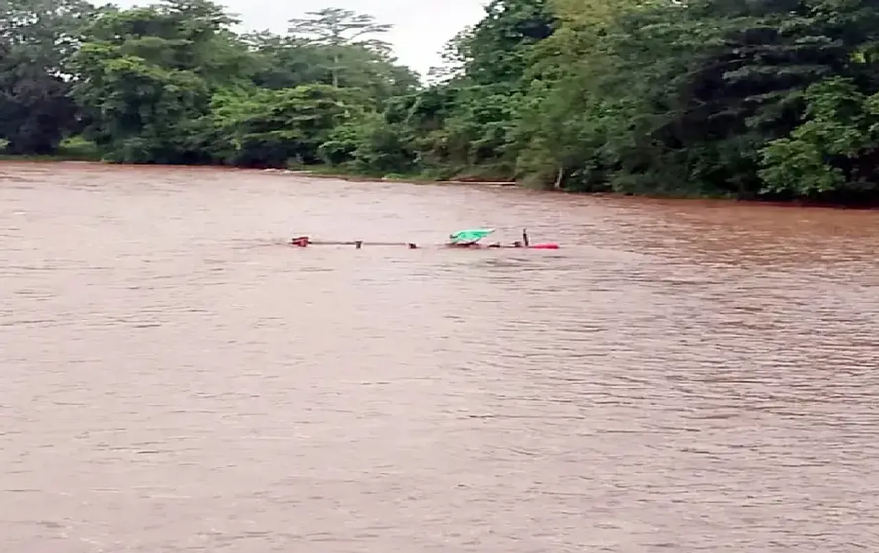 CG Monsoon Update: सोंढूर नदी में आई बाढ़ में ट्रैक्‍टर-ट्रॉली फंसे, इन चार जिलों में भारी बारिश का यलो अलर्ट