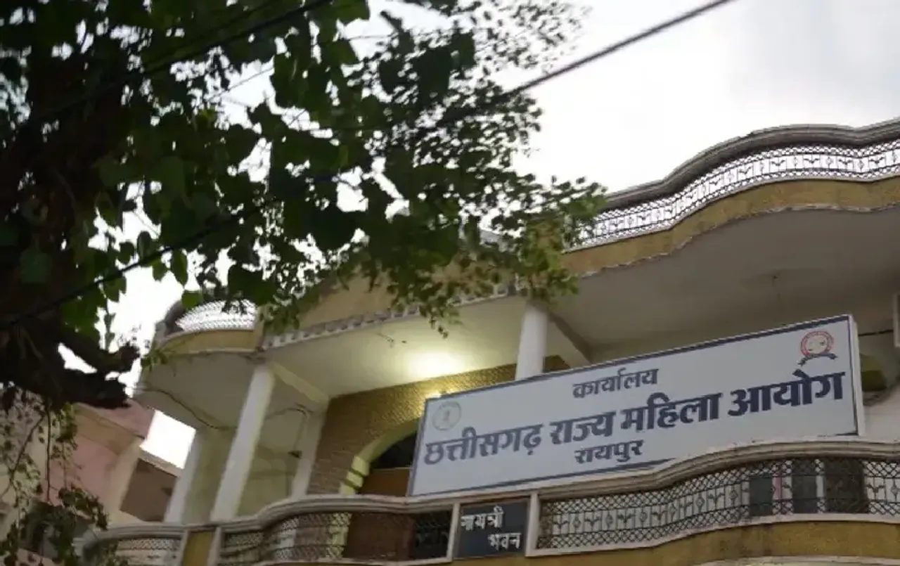 Chhattisgarh Crime News: बेटी को पढ़ाने के नाम पर ले गई महिला बाल विकास विभाग की सुपरवाइजर, दो साल से नाबालिग लापता