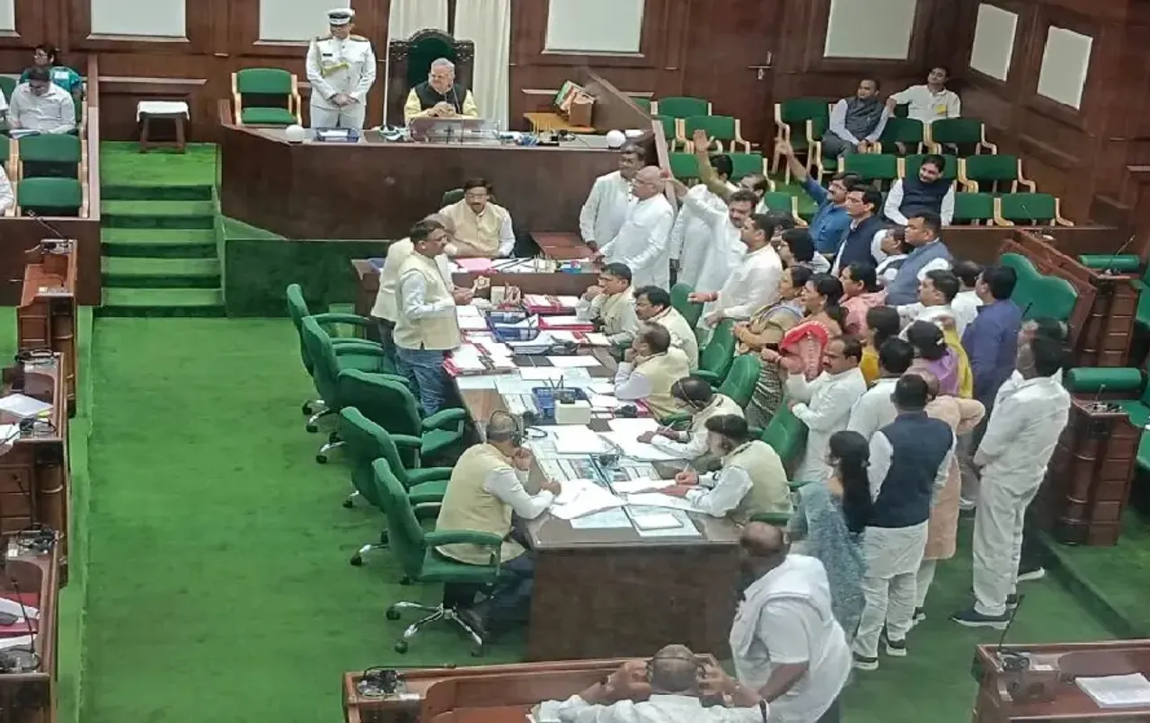 Chhattisgarh Monsoon Session 2024: सदन की कार्यवाही शुरू, राजीव युवा मितान सदस्‍यों के लिए खरीदी 3.75 करोड़ की टी-शर्ट