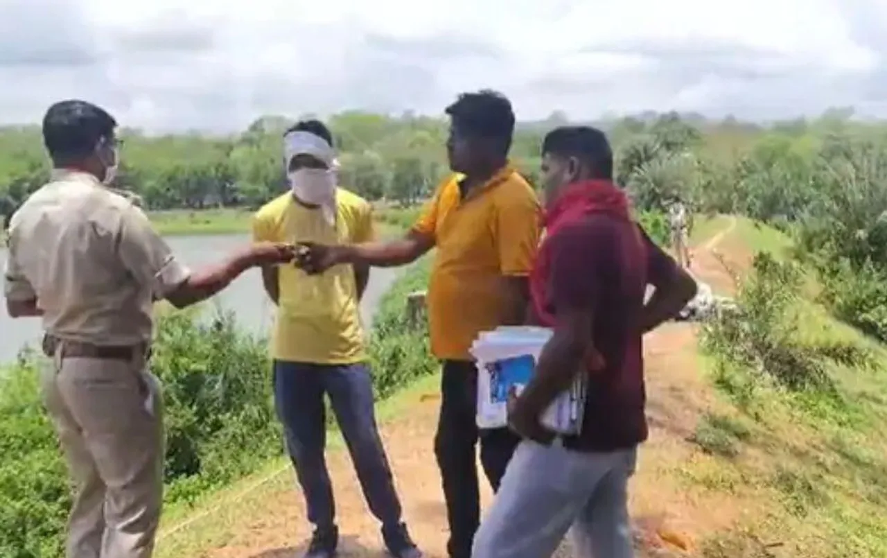 Korba News: नाबालिग लड़की ने अपने ब्वॉयफ्रेंड का गला रेतकर मार डाला, शव के 17 टुकड़े कर स्कूल बैग और बोरी में भरकर फेंका