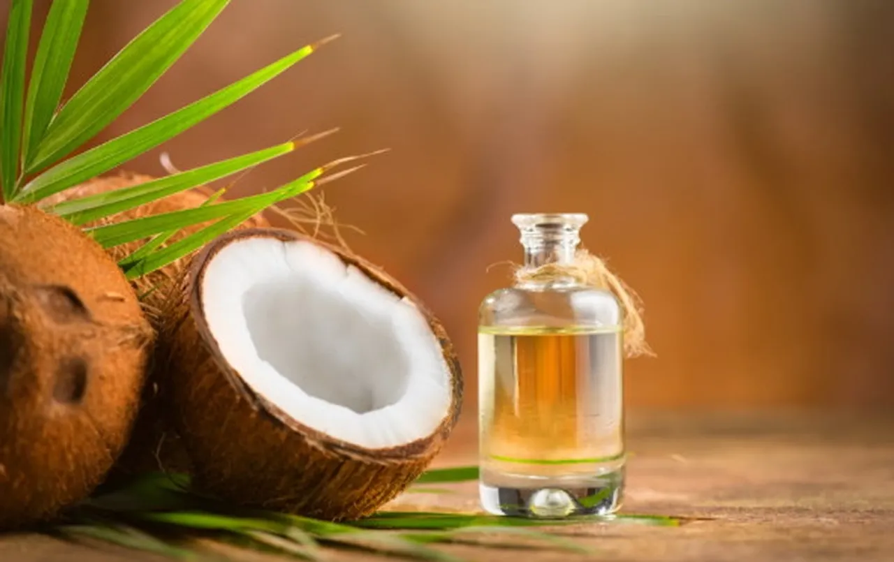 Monsoon Coconut Oil Benefits: बारिश के मौसम में लाभदायक होगा नारियल का तेल, बस इस तरह करें इस्तेमाल