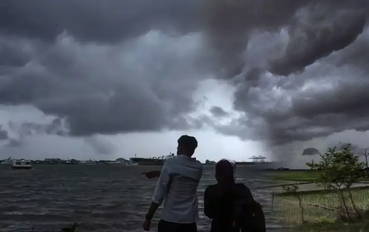 Monsoon Information 2024: मुंबई से सिक्किम तक इन राज्यों में होगी बारिश! बने बाढ़ जैसे हालात; दिल्ली पर भी आया अपडेट