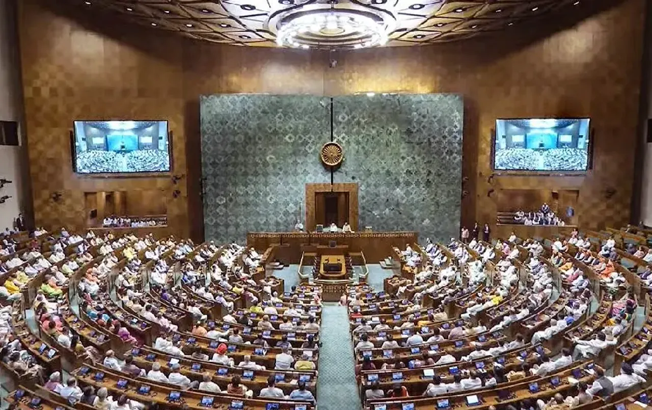 Parliament Monsoon Session 2024: लोकसभा में वित्तमंत्री निर्मला सीतारमण पेश किया आर्थिक सर्वे