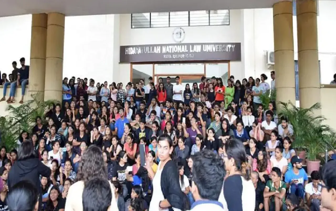 Periods Leave in Chhattisgarh: प्रदेश की इस लॉ यूनिवर्सिटी में छात्राओं को मिलेगी पीरियड्स लीव, 1 जुलाई से नियम लागू