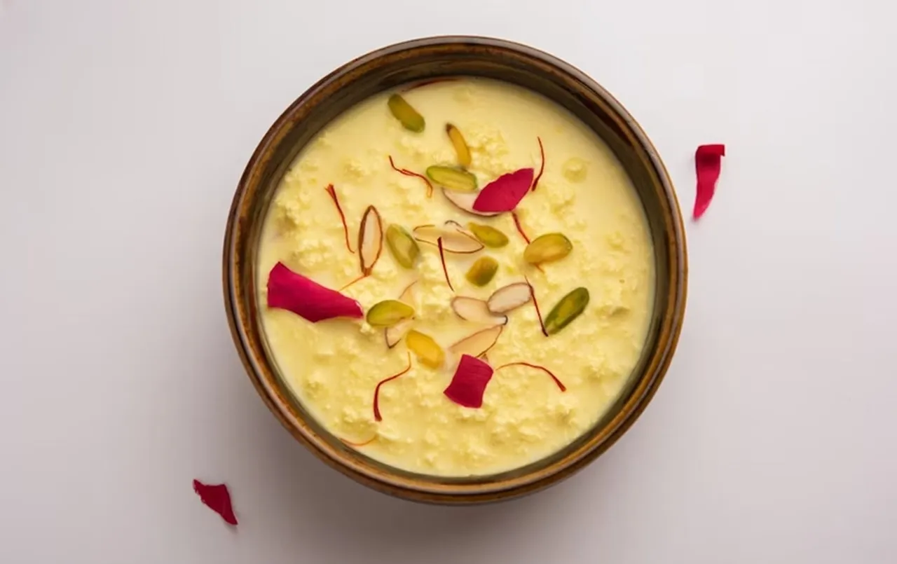 Santre Ki Kheer Recipe: इस सवान के महीने में भगवान शिव को लगाए संतरे की खीर का भोग, बनाना है आसान, नोट कर लें रेसिपी