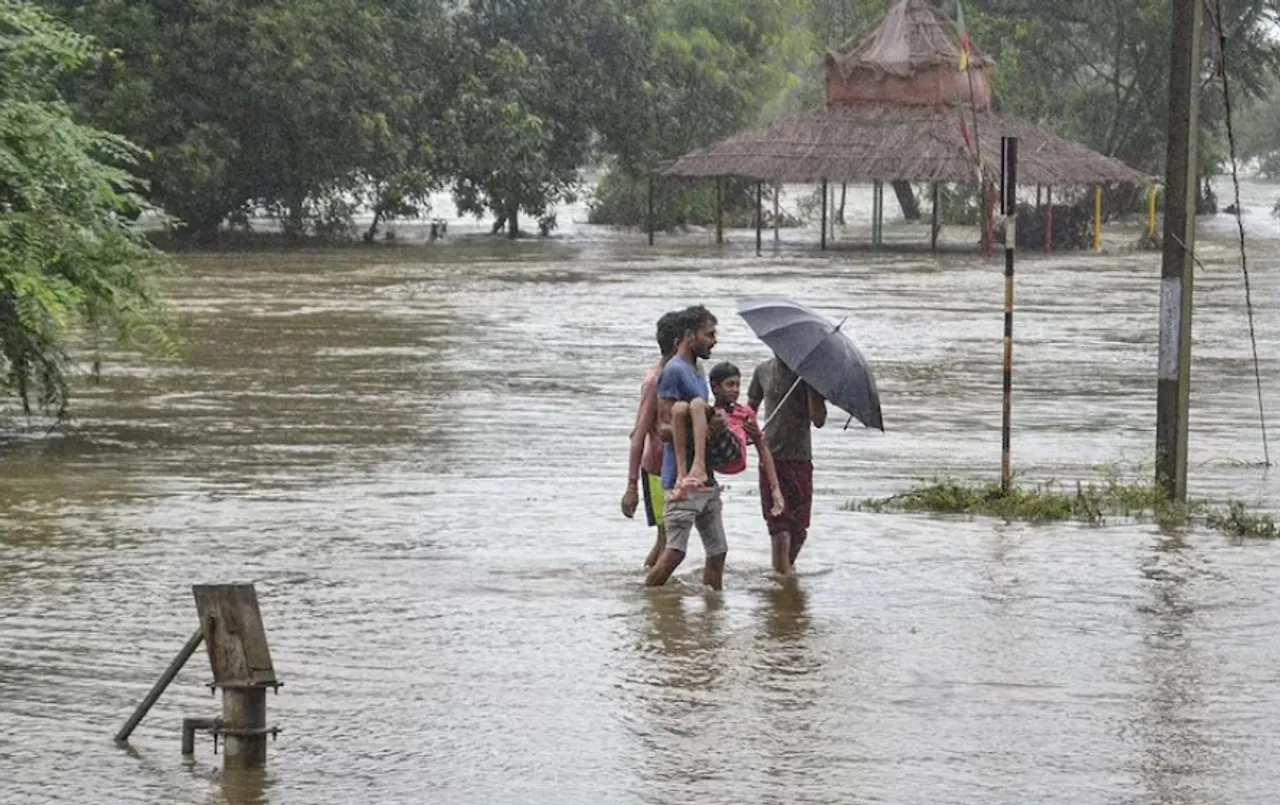 MP Weather Update: मध्य प्रदेश के 27 जिलों में भारी बारिश का अलर्ट, मौसम विभाग ने जारी किया ऑरेंज अलर्ट
