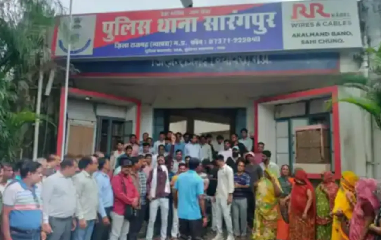 तू आदिवासी मैं ब्राह्मण मेरा कुछ नहीं बिगाड़ सकता: सारंगपुर नपा CMO ने SDM पर लगाए आरोप, SDM बोले सरकारी काम में डाल रहे बाधा