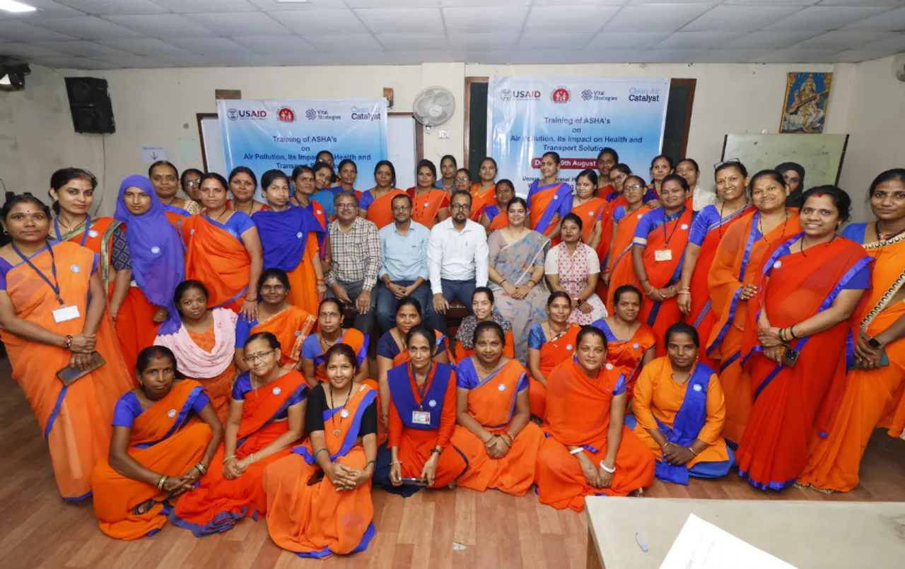 Indore News: इंदौर में आशा कार्यकर्ताओं ने ली वायु गुणवत्ता सुधारने की ट्रेनिंग, अब शहर में प्रदूषण कम करने में करेंगी मदद