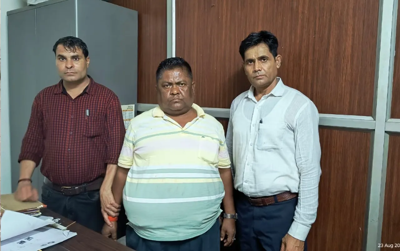 लोकायुक्त भोपाल की बड़ी कार्रवाई: BDA कार्यालय के बाबू को 40 हजार की रिश्वत लेते दबोचा, किसान से इस काम के लिए मांगे थे 3.35 लाख