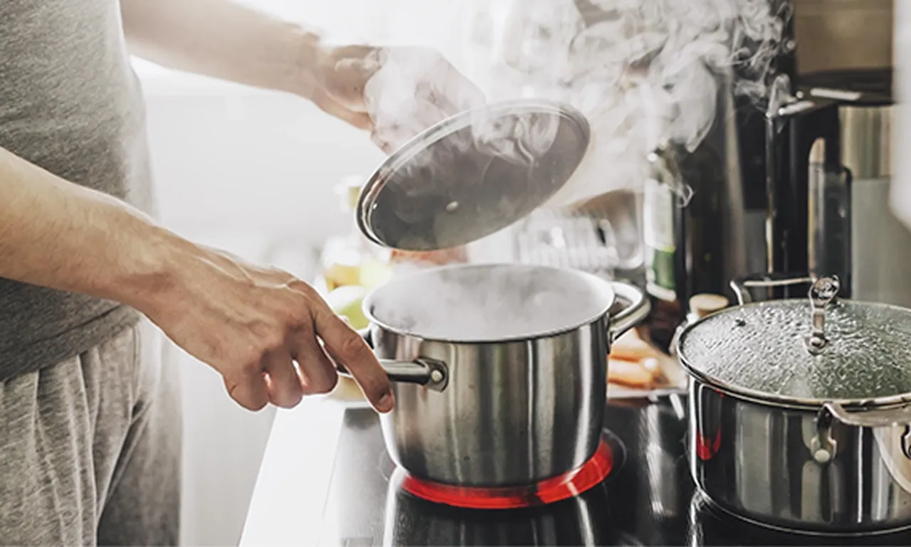 Zero Oil Cooking Benefits: हार्ट प्रॉब्लम से लेकर वजन बढ़ने के खतरे होगा कम, बस इस तरीके से पकाएं खाना, मिलेंगे और भी स्वास्थ लाभ