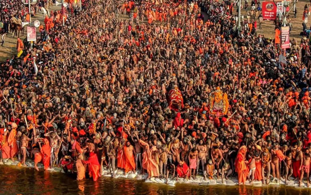 Mahakumbh 2025: महाकुंभ में इन बाबाओं को नहीं मिलेगा मंच? अखाड़ा परिषद ने उठाए सवाल, इस दिन होगी बैठक