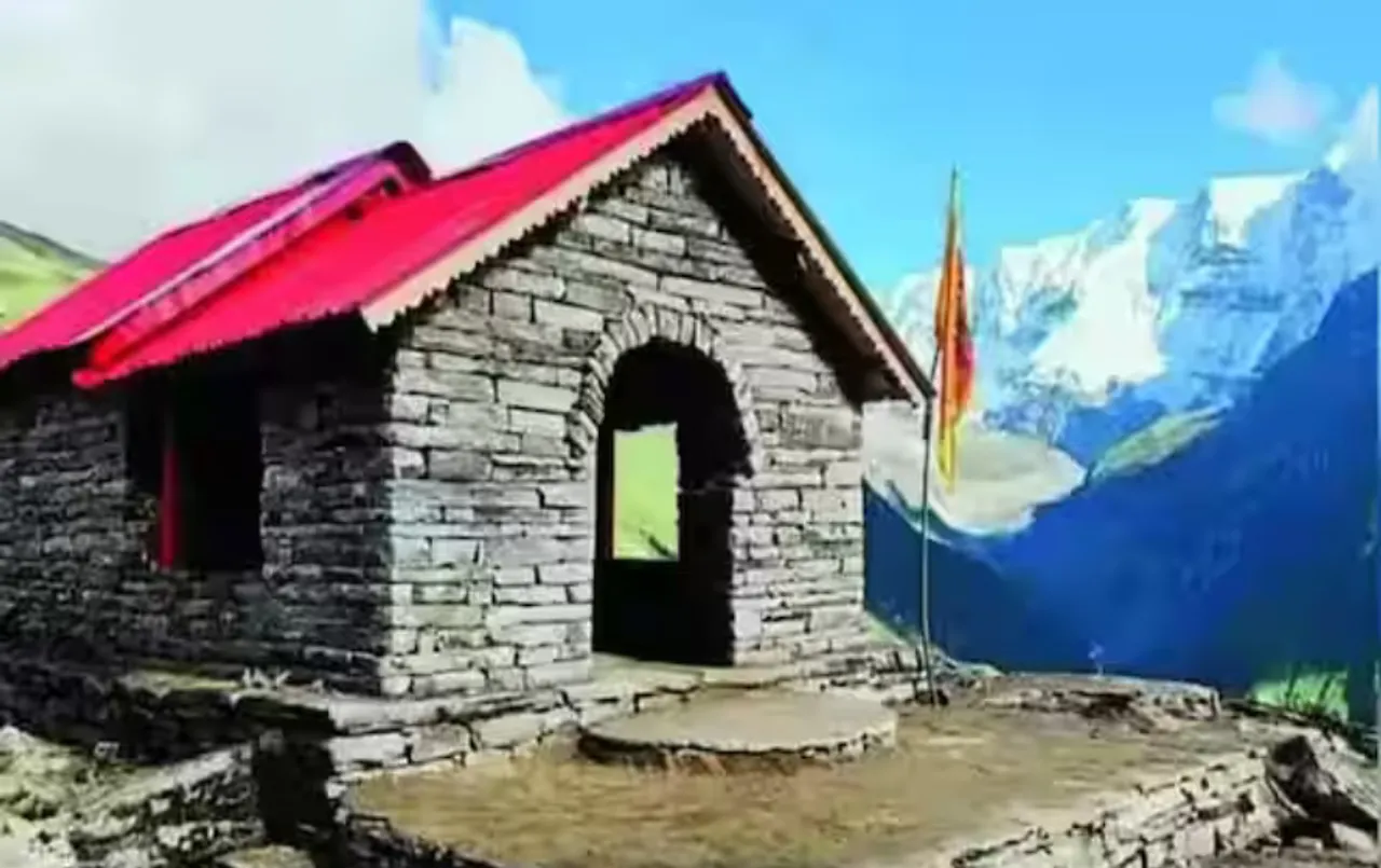 सुंदरढुंगा ग्लेशियर पर बाबा ने चोरी-छिपे बनाया मंदिर: स्विमिंग पूल बना देवी कुंड, बोले- देवी ने सपने में दिया था आदेश