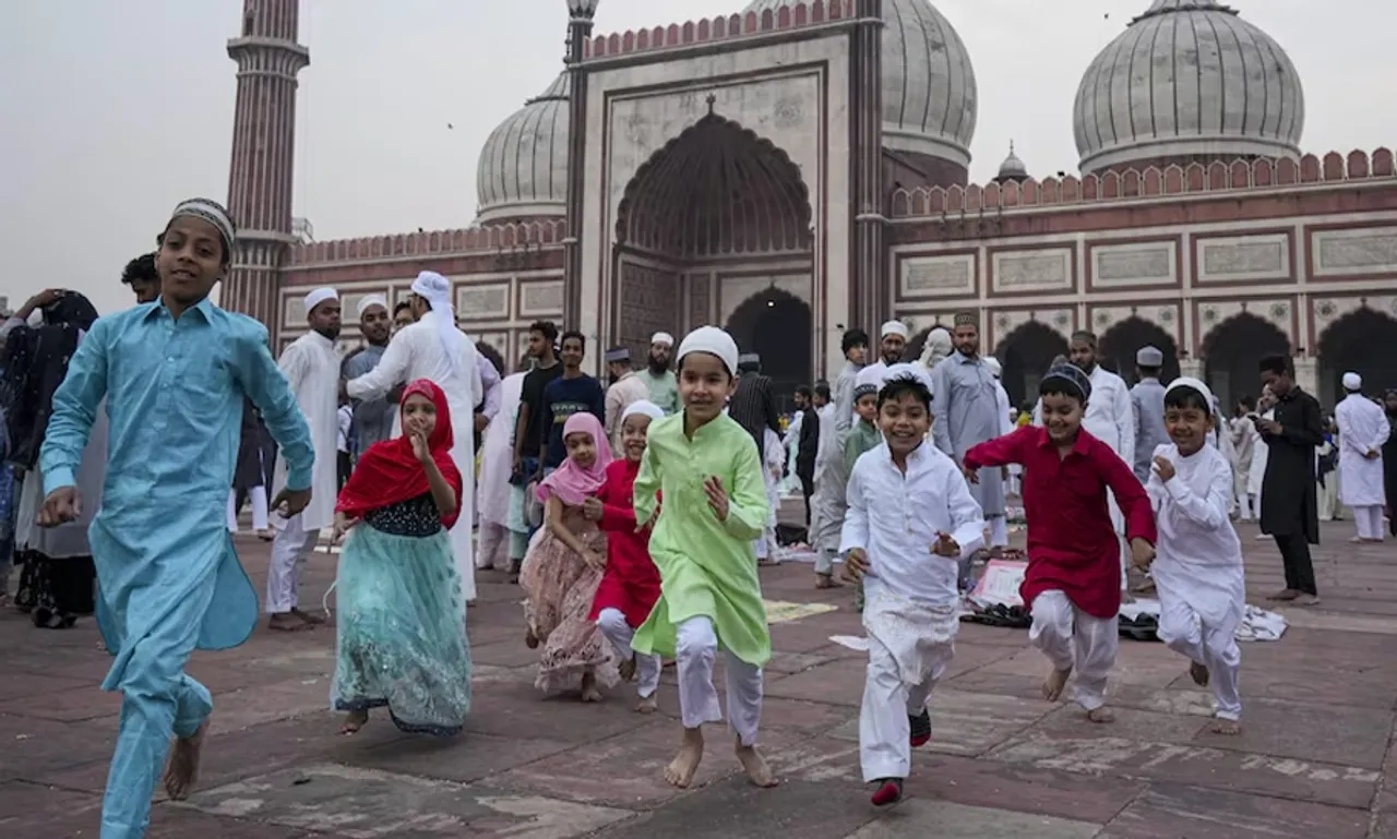 Eid-milad-un-nabi Wishes : ईद-मिलाद-उन-नबी के मौके पर अपने करीबियों को भेजें ये स्पेशल मुबारक मैसेज, रिश्ता होगा मजबूत