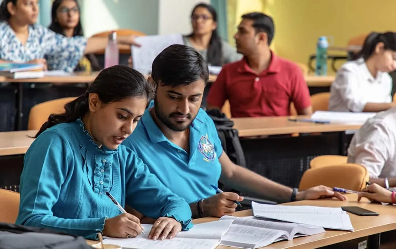 Govt Jobs Preparation Tips: घर बैठे सरकारी नौकरी की ऐसे करें तैयारी! सफलता जरूर चूमेगी आपके कदम