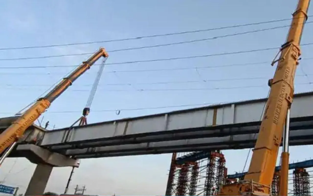 भोपाल मेट्रो की रफ्तार बढ़ी: दूसरे ब्रिज के लिए गर्डर लॉन्च, 200 टन वजनी और 48 मीटर लंबा ब्रिज होगा तैयार