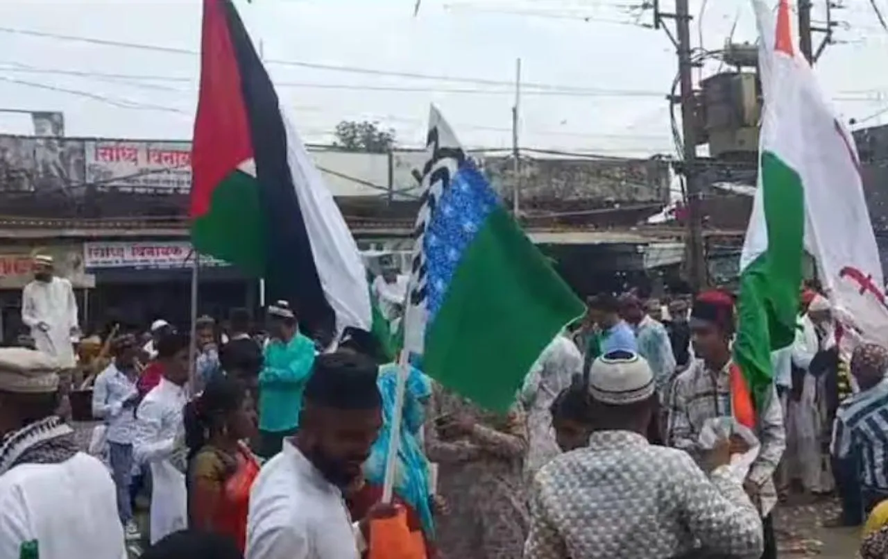 ईद मिलाद उन नबी के जुलूस में विवादित झंडा लहराया: बालाघाट में पुलिस का एक्शन, श्योपुर में चार पुलिसकर्मी सस्पेंड