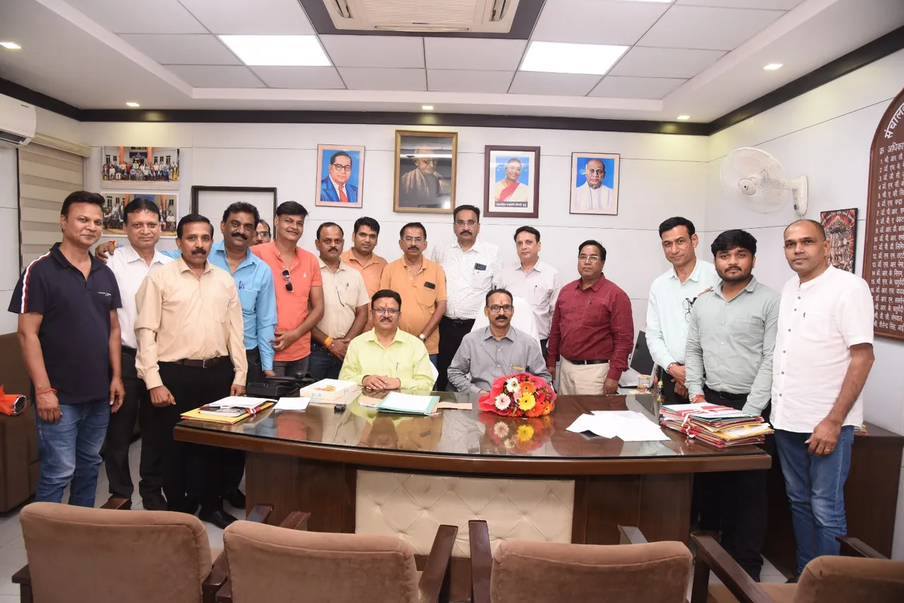 MP News: नियमों को ताक पर रखकर पशुपालन विभाग में पदोन्नति, कोर्ट की अवमानना कर डॉ. पटेल को बनाया संचालक