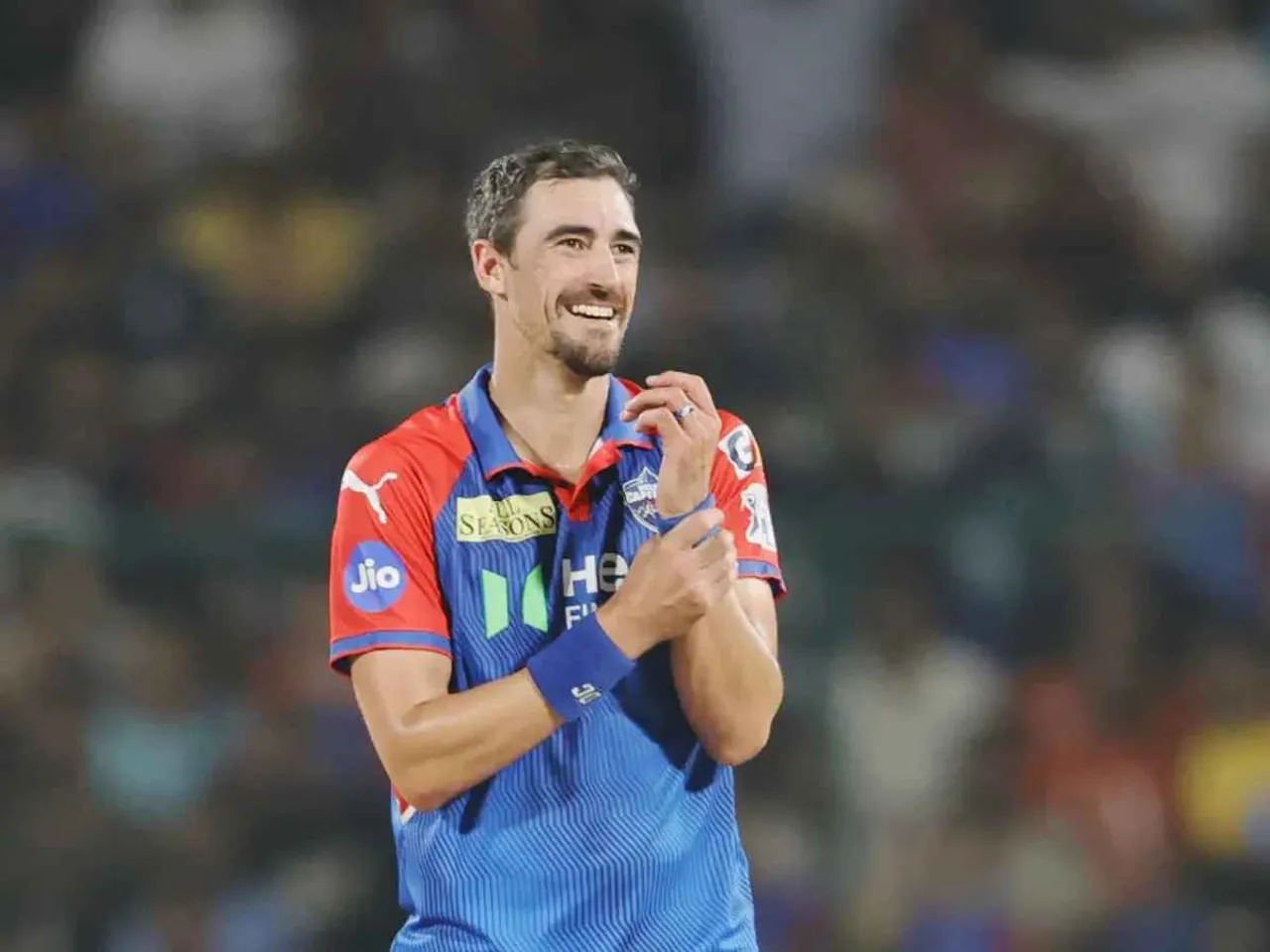 “I don’t reckon it makes a difference” - Mitchell Starc opens up on saliva usage in IPL 2025