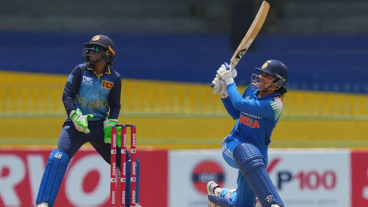 What did Harmanpreet Kaur, Sneh Rana & Smriti Mandhana say after lifting the tri-series title vs Sri Lanka?