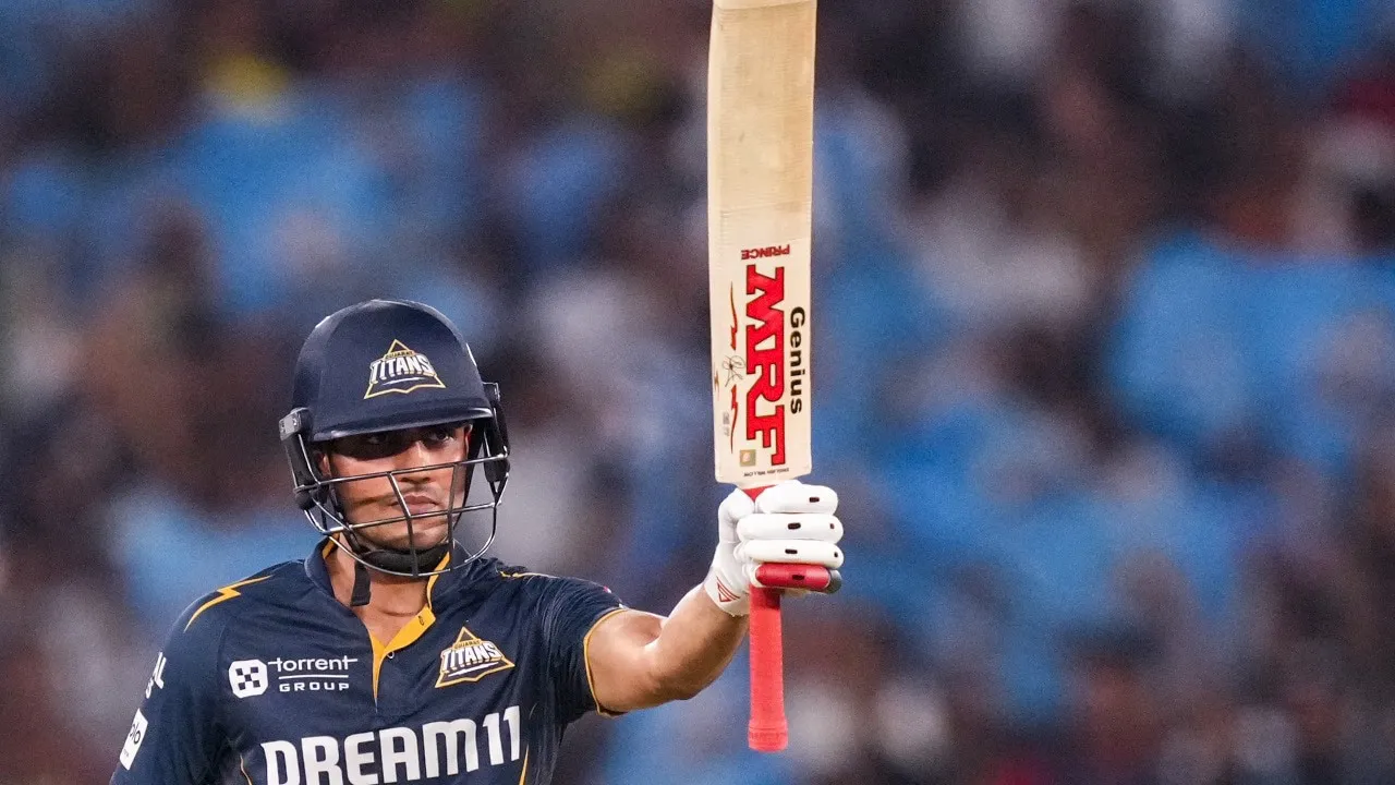 Fans call Shubman Gill 'self-obsessed' for having 'Prince' engraving on bat