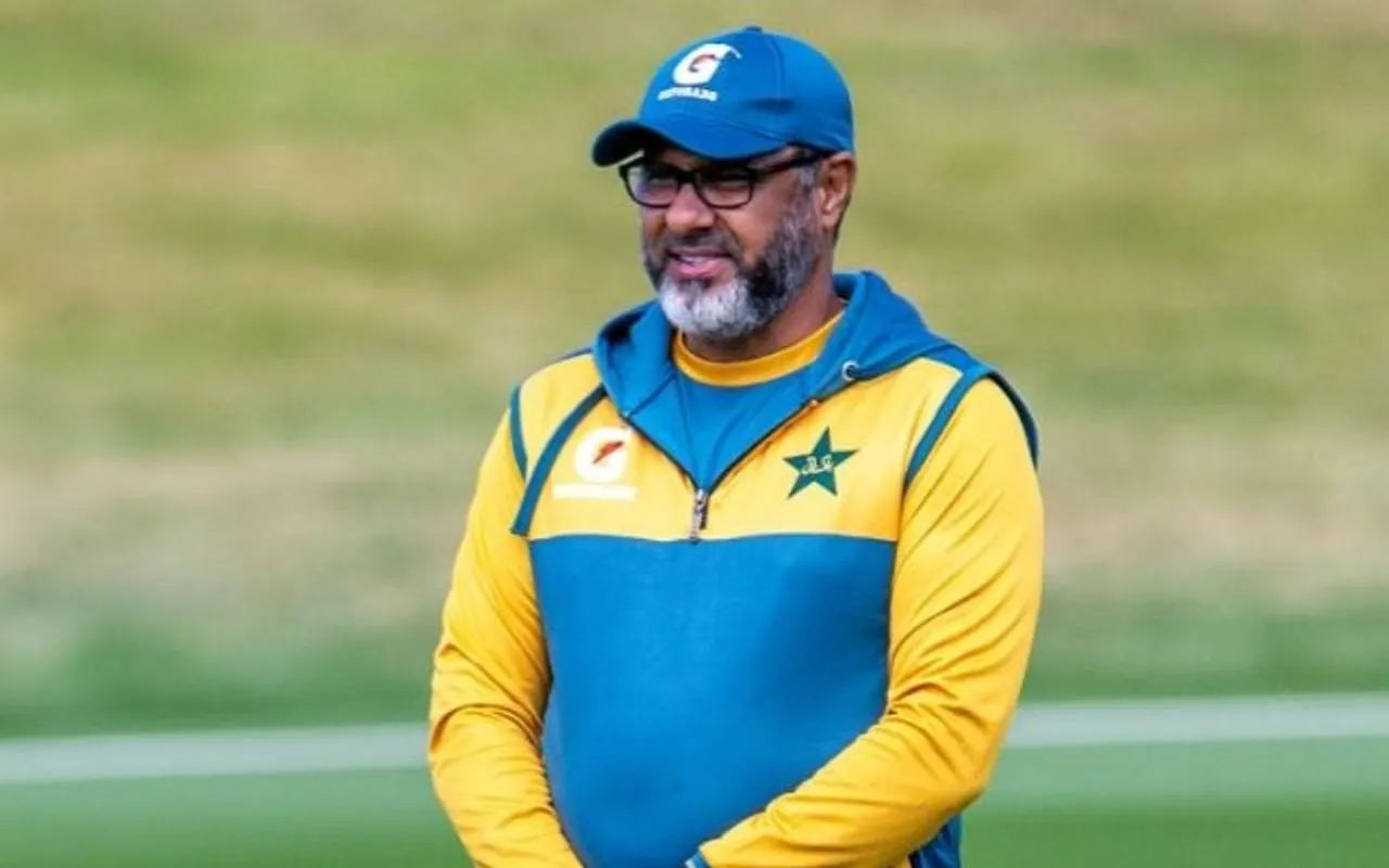 Waqar Younis, Saqlain likely to replace Misbah as head coach for New Zealand ODIs
