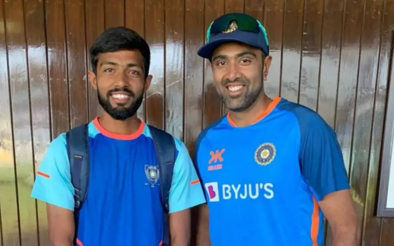Ravichandran Ashwin with Mahesh Pithiya