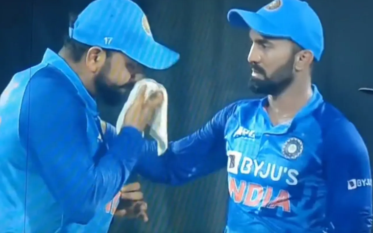 Rohit Sharma (left) and Dinesh Karthik (left).