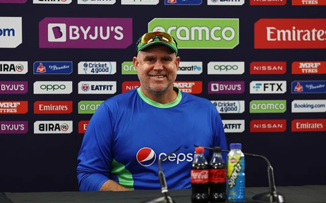 Matthew Hayden offers to help Aussies