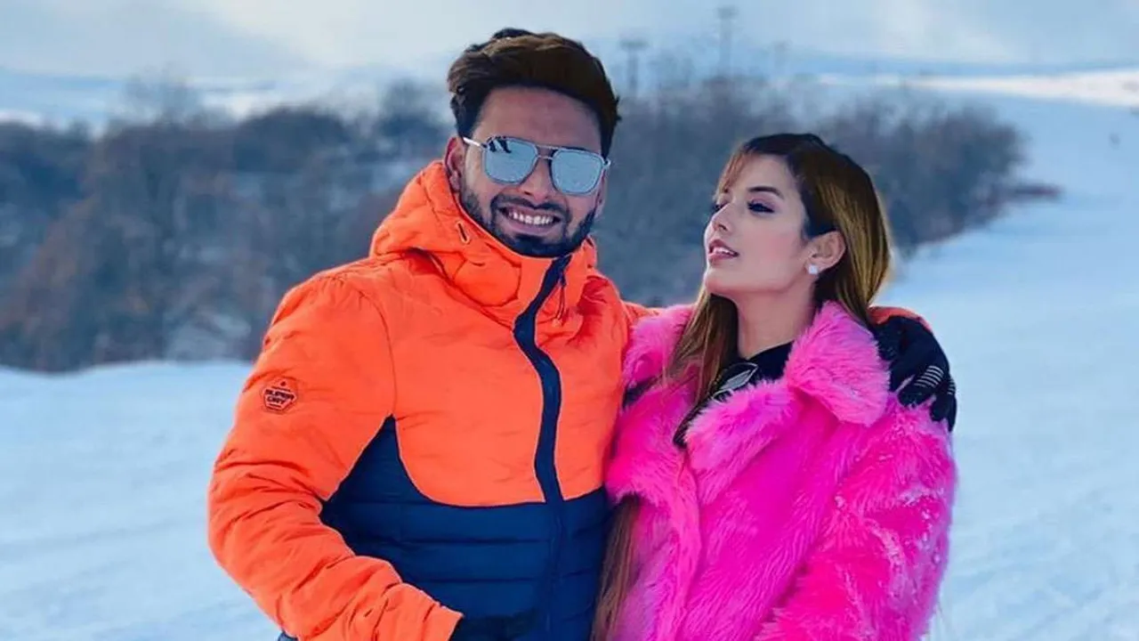 Who is Rishabh Pant's girlfriend?