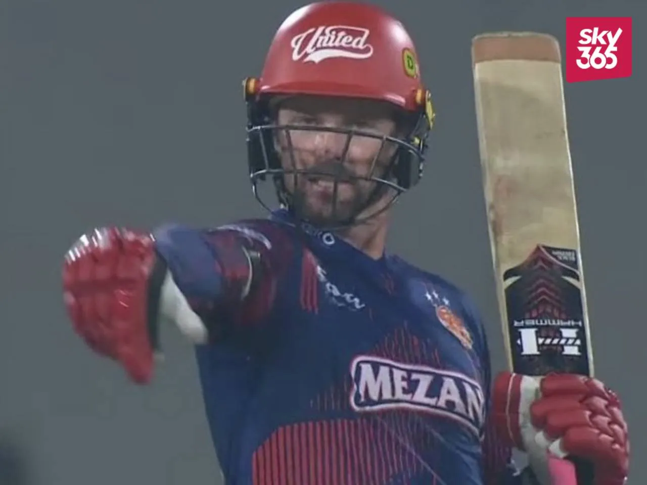 Colin Munro and Iftikhar Ahmed