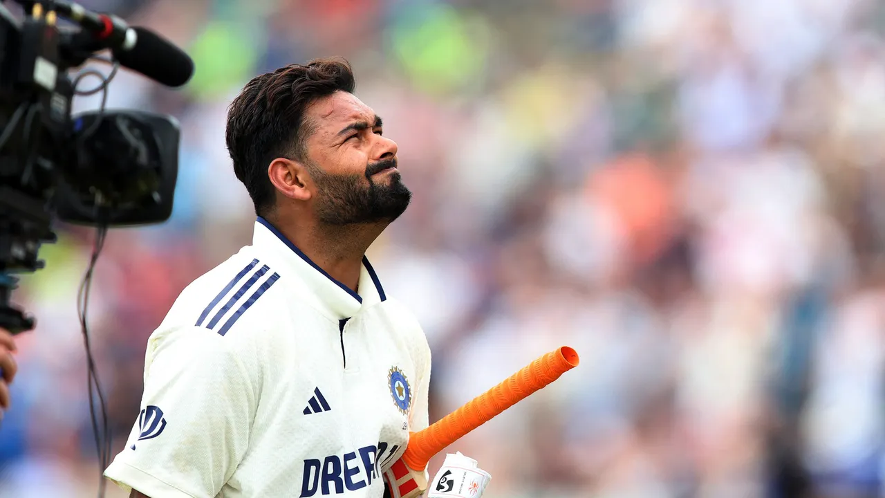 Dinesh Karthik slams Gautam Gambhir for sending a message to Rishabh Pant that led to collapse