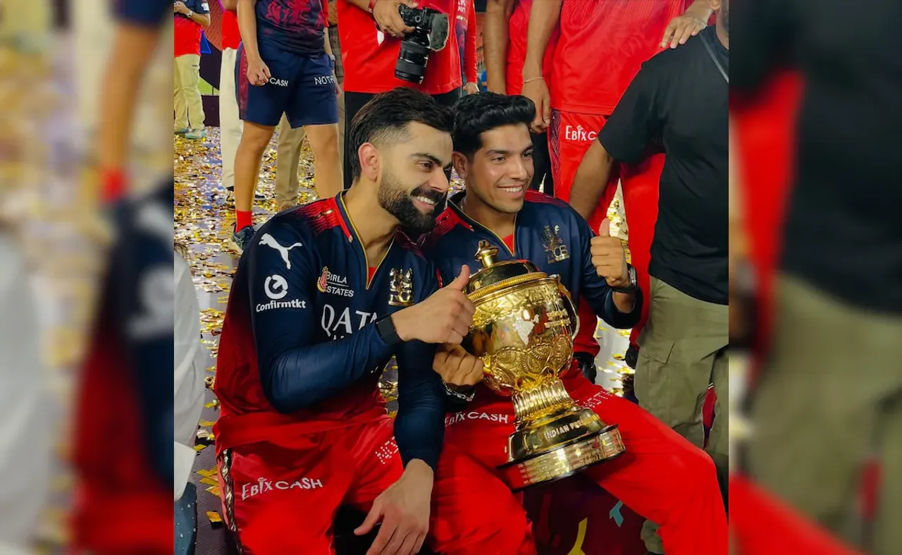 nuidk31o_swastik-chikara-virat-kohli_625x300_09_December_25