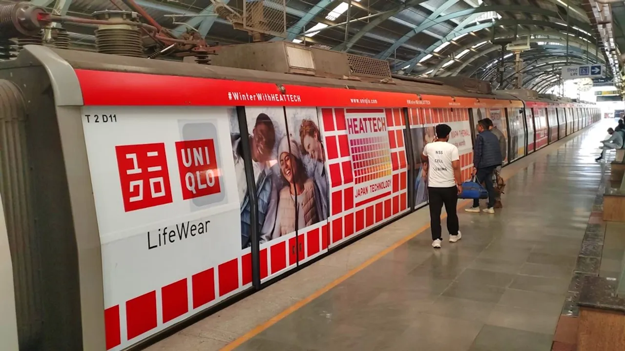 UNIQLO HEATTECH Branding at Delhi Metro Station