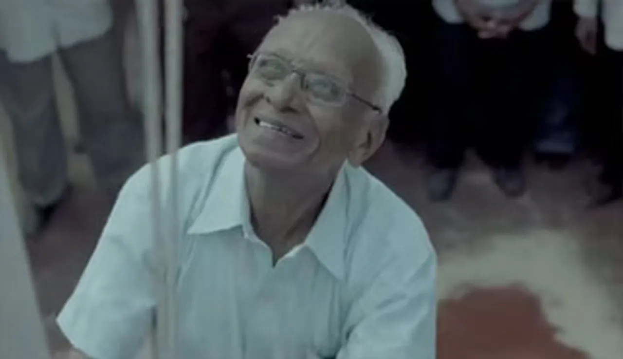 Micromax gives 'Azaadi bhasha ki'