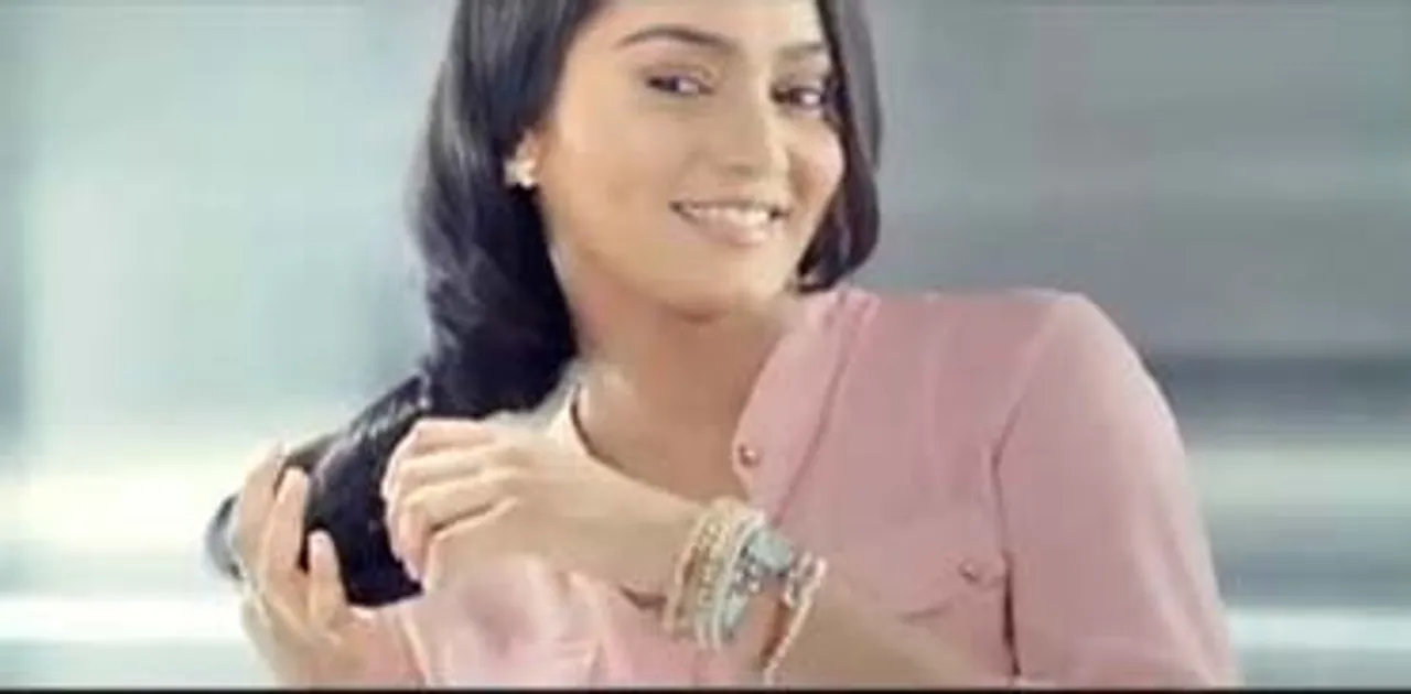 Hair & Care TVC shows how to Twist and Turn