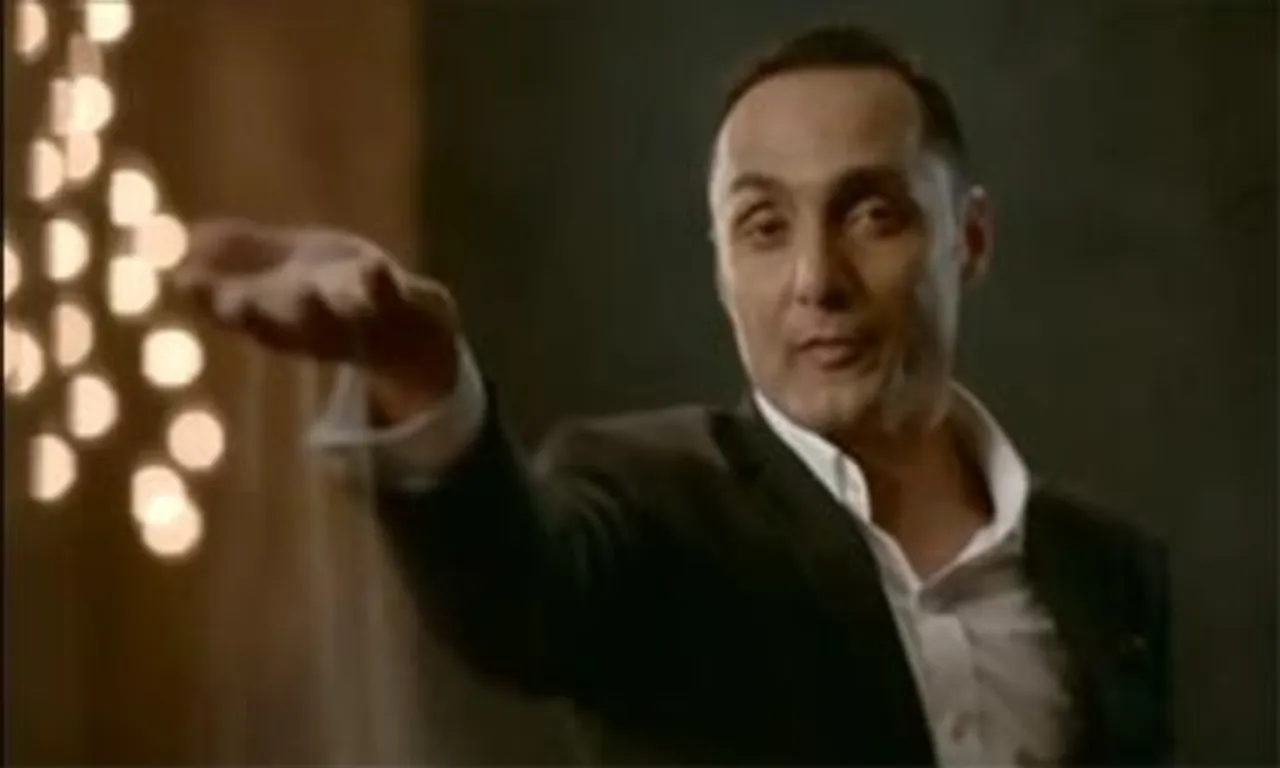 Livon uses hourglass and slipping sand to make a point about hair loss