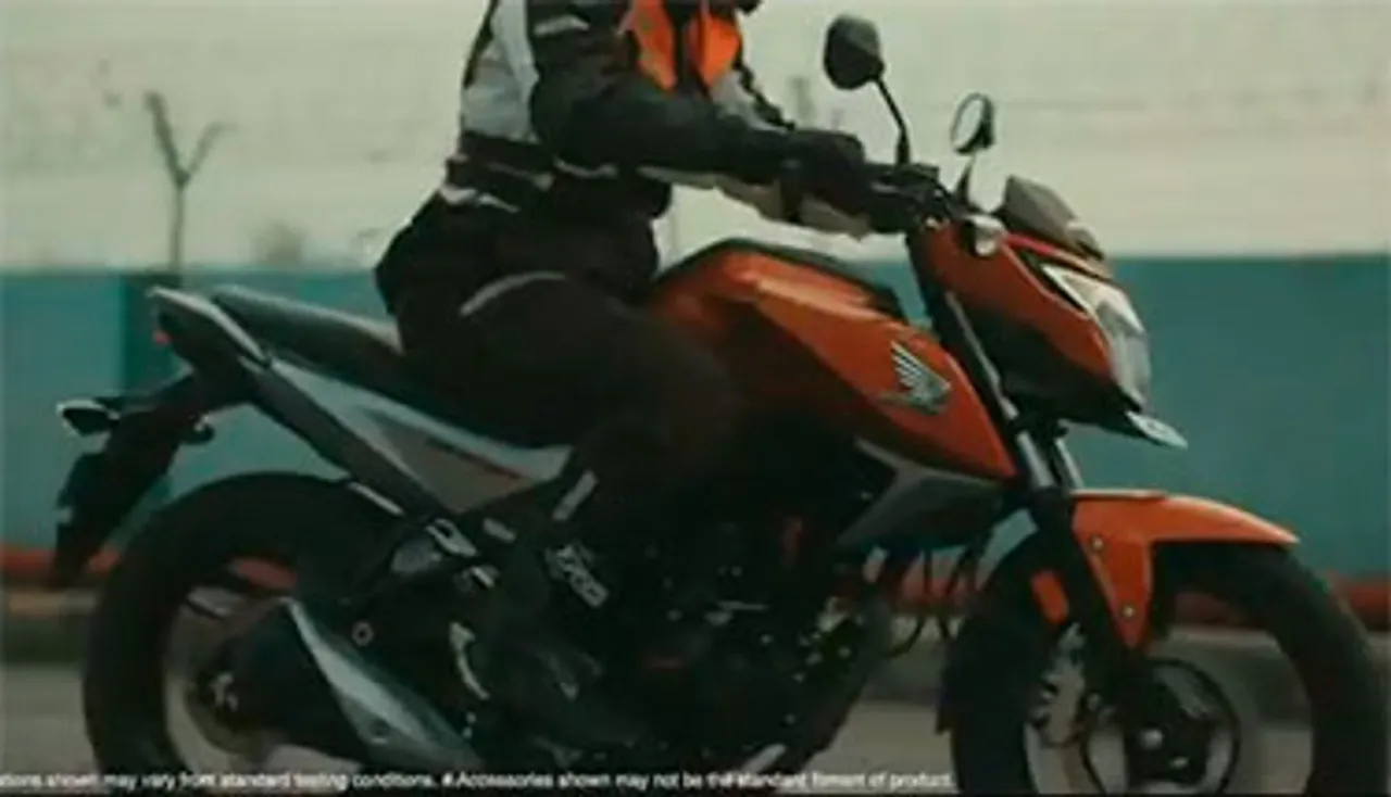 Honda shows off the raw muscle power of the CB Hornet 160R bike