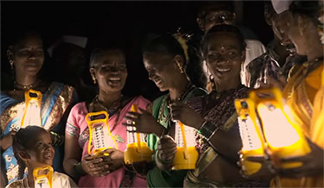 Renault India spreads light in the festival of lights