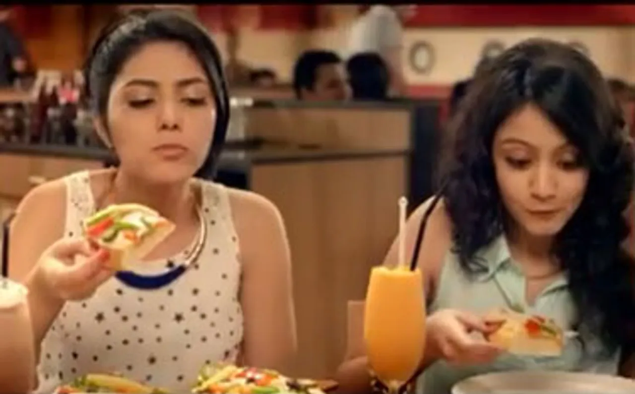 Pizza Hut ka size bada, bill chhota!